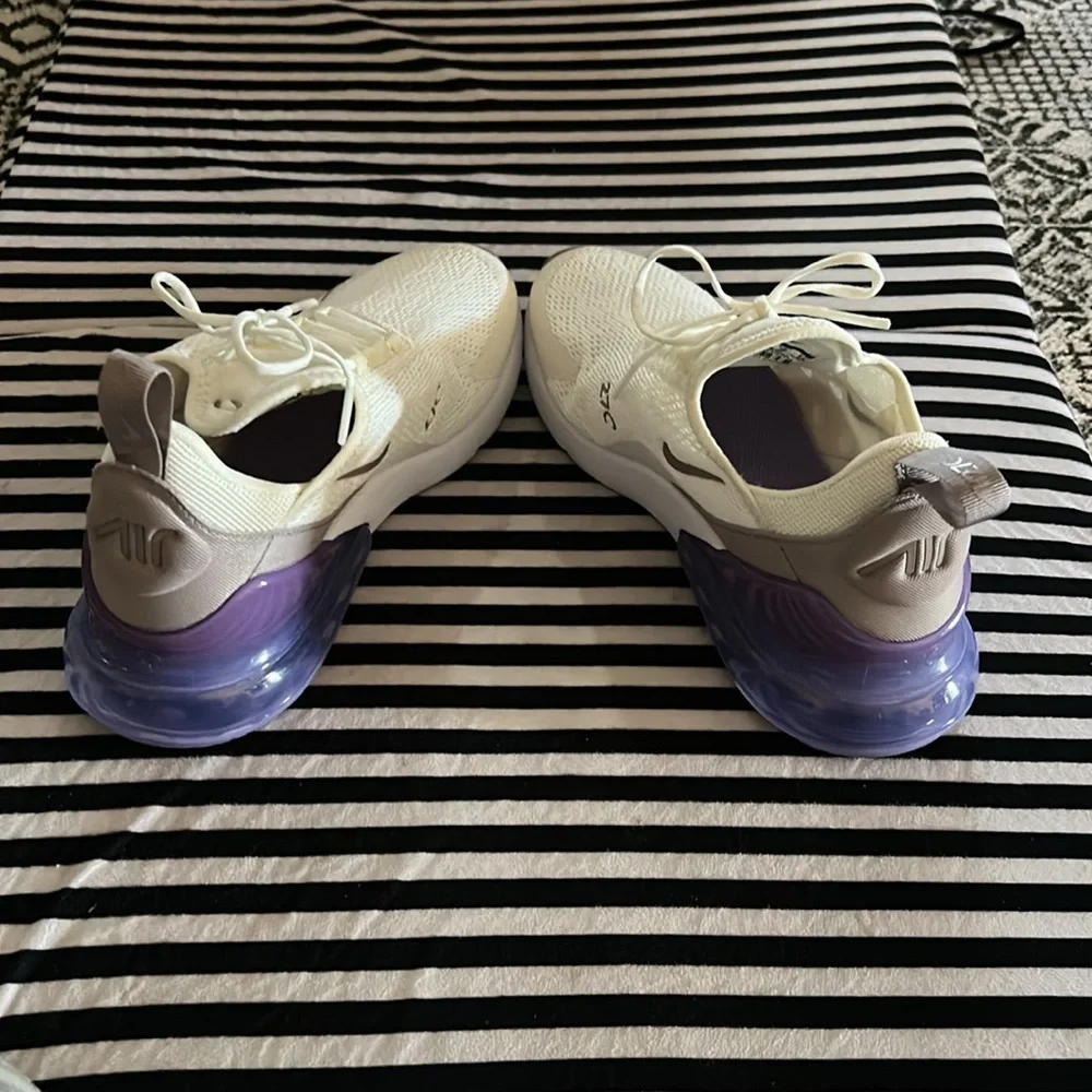 Nike Air Max 270 - Picture 3 of 6